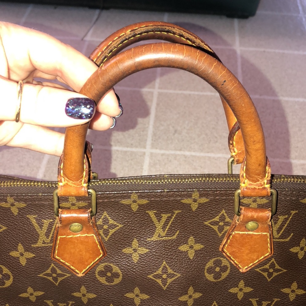 Authentic Lv Speedy 40 Monogram - image 4